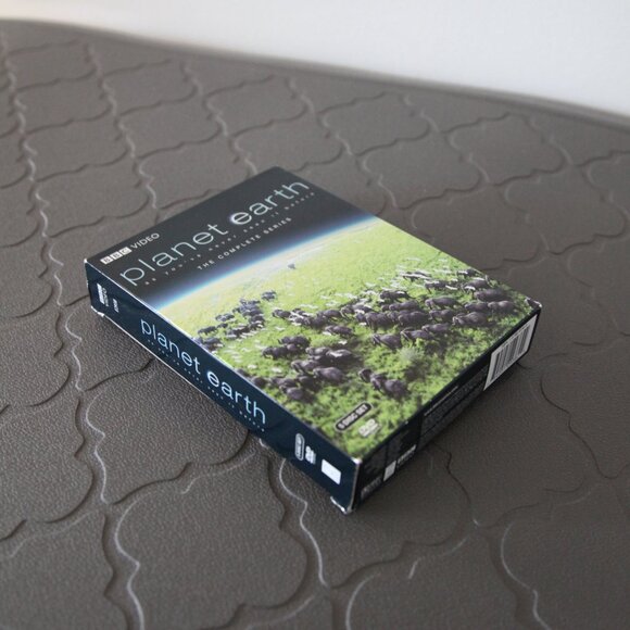 BBC's Planet Earth The Complete Series DVD Collector's Set - Picture 4 of 7